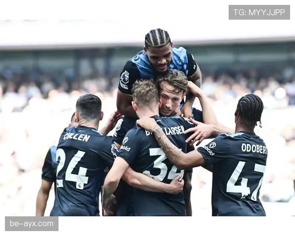 英超保级大战白热化，降级区球队为生存展开殊死搏斗